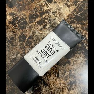 Smashbox Super Light Smooth & Blur Primer